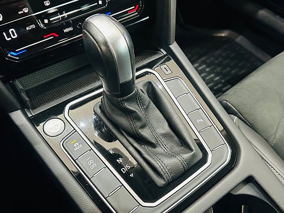Volkswagen Passat 17 of 28