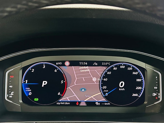 Volkswagen Passat 23 of 28