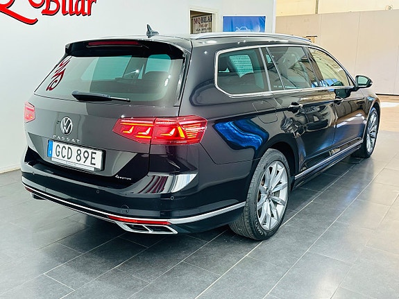 Volkswagen Passat 7 of 28