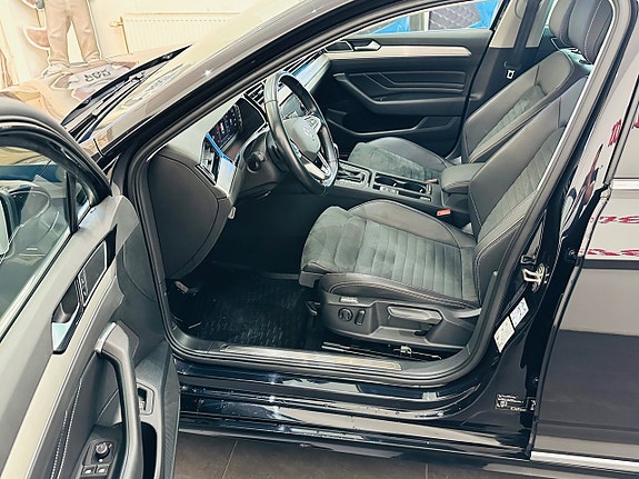 Volkswagen Passat 10 of 28