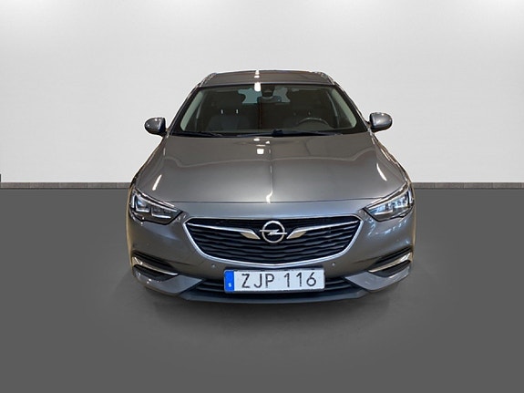 Opel Insignia 2 of 5