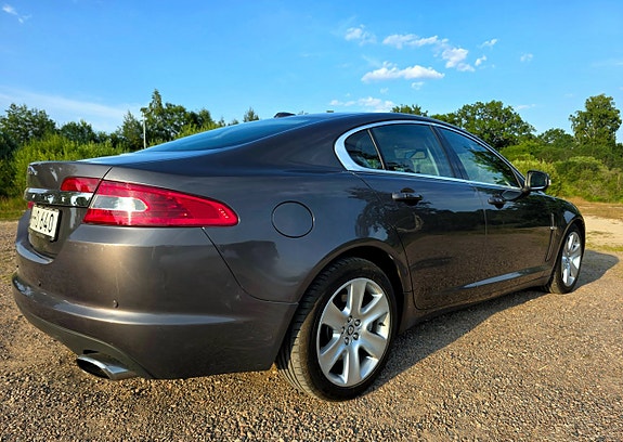 Jaguar XF 30 of 30