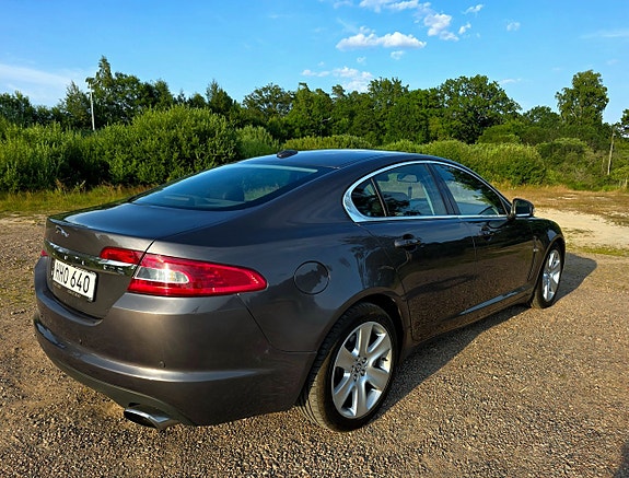 Jaguar XF 29 of 30