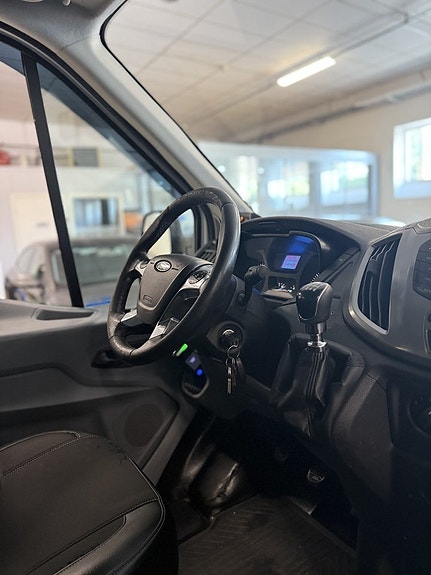 Ford Transit 12 of 16