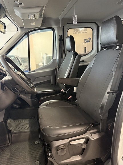 Ford Transit 10 of 16