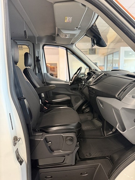 Ford Transit 13 of 16