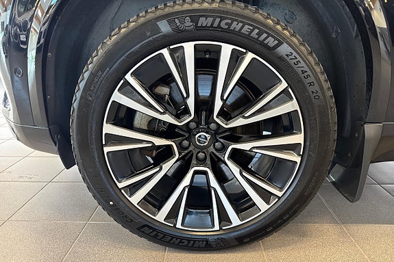 Volvo XC90 22 of 23