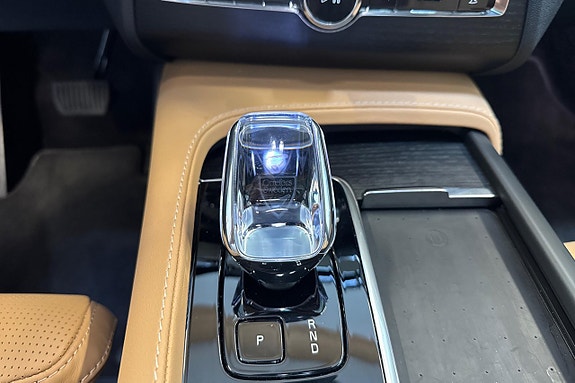 Volvo XC90 9 of 23