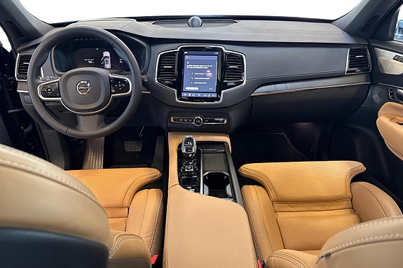 Volvo XC90 16 of 23