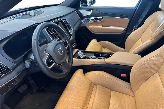 Volvo XC90 20 of 23