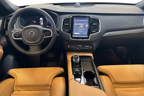 Volvo XC90 17 of 23