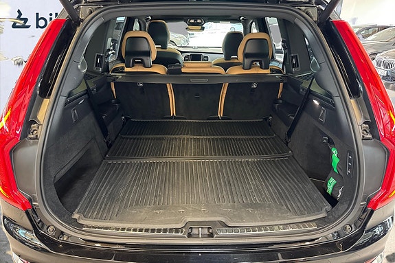 Volvo XC90 18 of 23