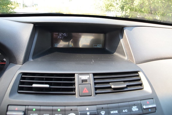 Honda Accord 12 of 19