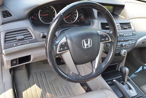 Honda Accord 15 of 19