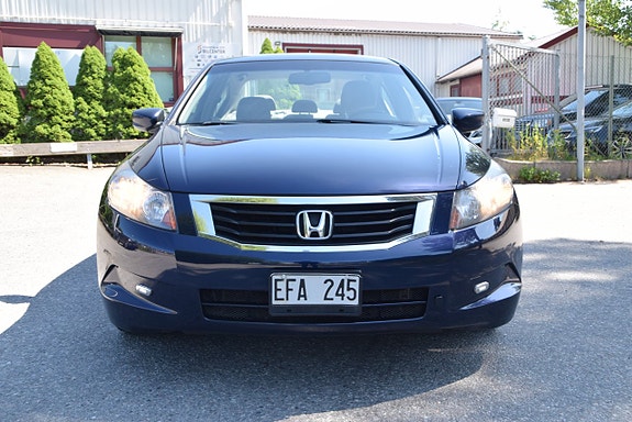 Honda Accord 2 of 5