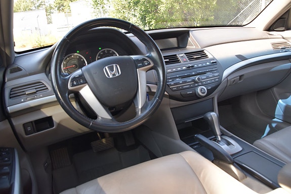 Honda Accord 7 of 19