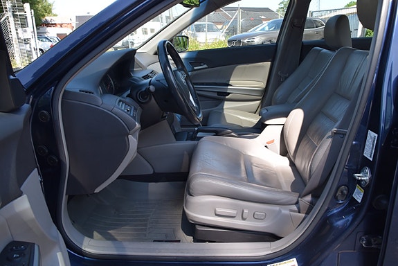 Honda Accord 8 of 19