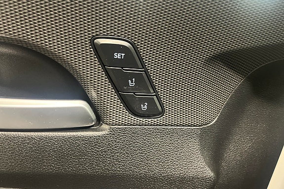 Hyundai Santa Fe 25 of 30