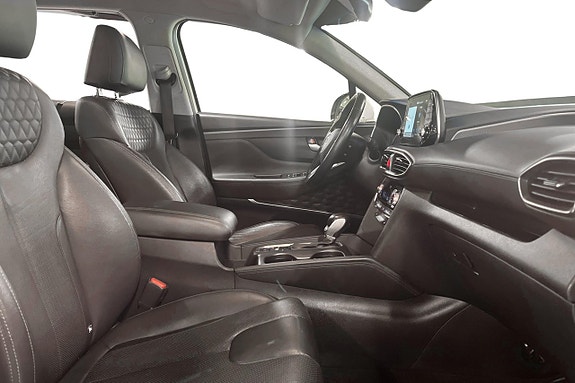 Hyundai Santa Fe 14 of 30