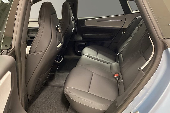Polestar 4 12 of 17