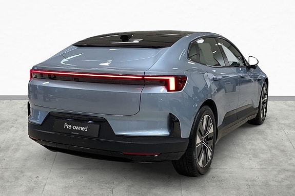 Polestar 4 9 of 17