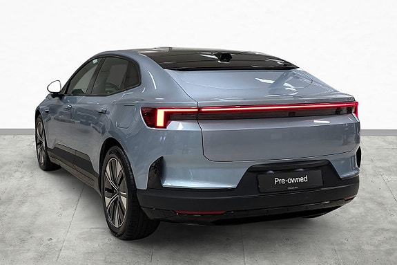 Polestar 4 8 of 17