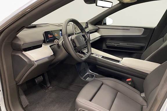 Polestar 4 11 of 17