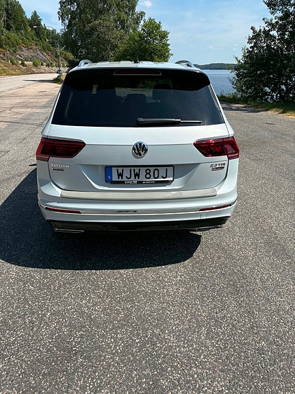 Volkswagen Tiguan Allspace 3 of 5