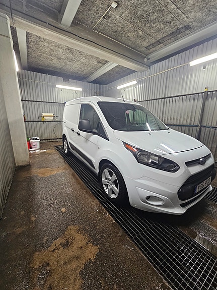 Ford Transit Connect 3 of 5