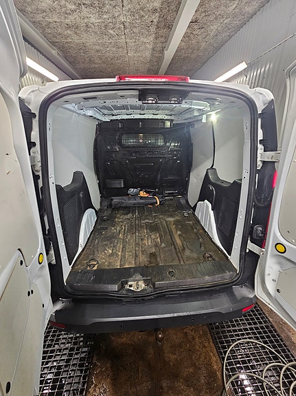Ford Transit Connect 5 of 5