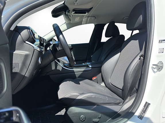 Mercedes-Benz C200 9 of 19