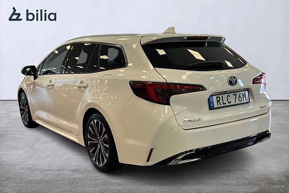 Toyota Corolla 2 of 5