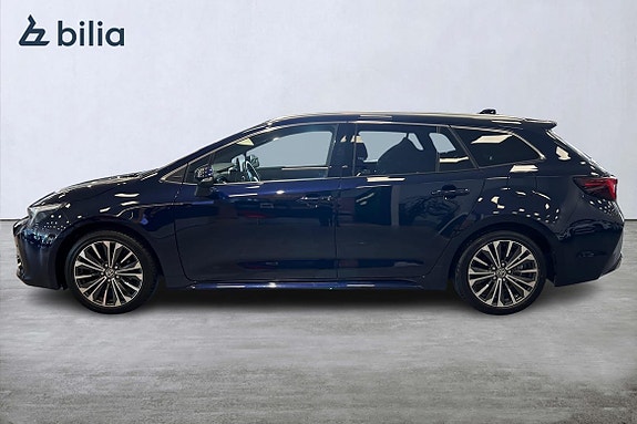 Toyota Corolla 3 of 5