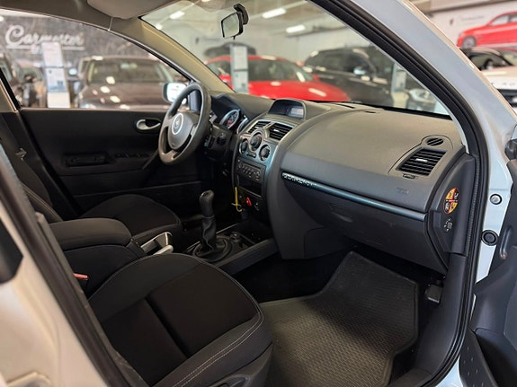 Renault Megane 10 of 13