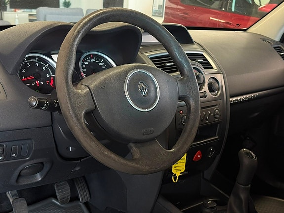 Renault Megane 6 of 13