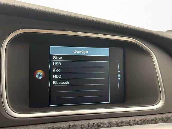 Volvo V40 Cross Country 19 of 30