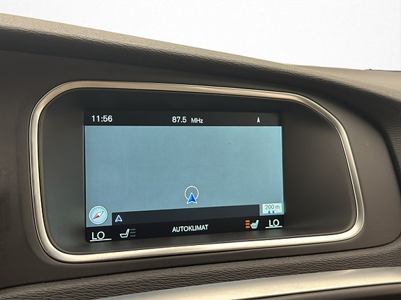 Volvo V40 Cross Country 18 of 30