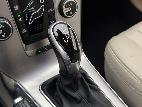 Volvo V40 Cross Country 21 of 30