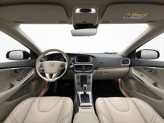 Volvo V40 Cross Country 13 of 30