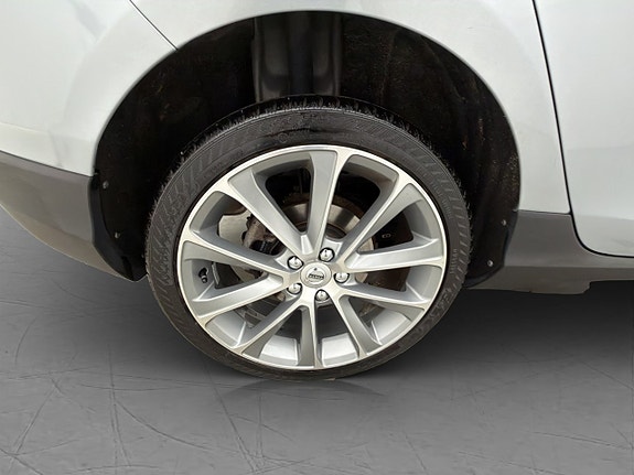 Volvo V40 Cross Country 28 of 30