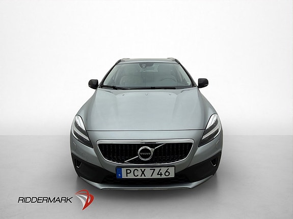 Volvo V40 Cross Country 2 of 5