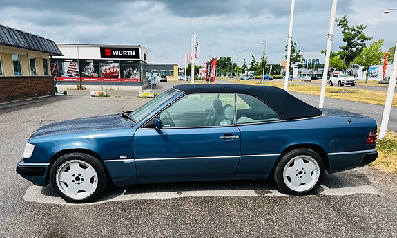 Mercedes-Benz 300 CE-24 2 of 5
