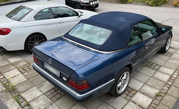 Mercedes-Benz 300 CE-24 4 of 5