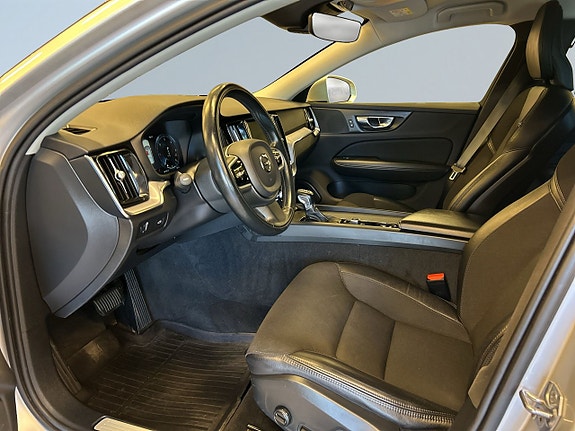 Volvo V60 Cross Country 7 of 20