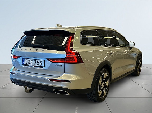 Volvo V60 Cross Country 6 of 20