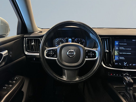 Volvo V60 Cross Country 9 of 20