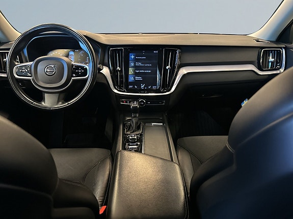 Volvo V60 Cross Country 8 of 20