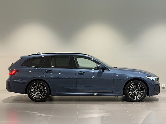 BMW 320d 3 of 5