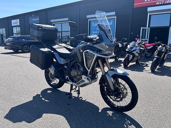 Honda CRF1100A4 Africa Twin Adventure Sport 2 of 6