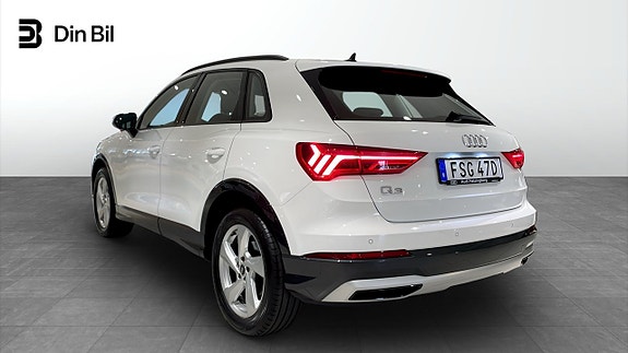Audi Q3 3 of 5